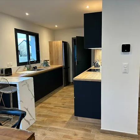 Holiday home La Normandine, Mer, Histoire, Debarquement Gold Beach, Maison 4 Chambres, Spacieuse Avec Jardin Et Parking Gratuit Asnelles