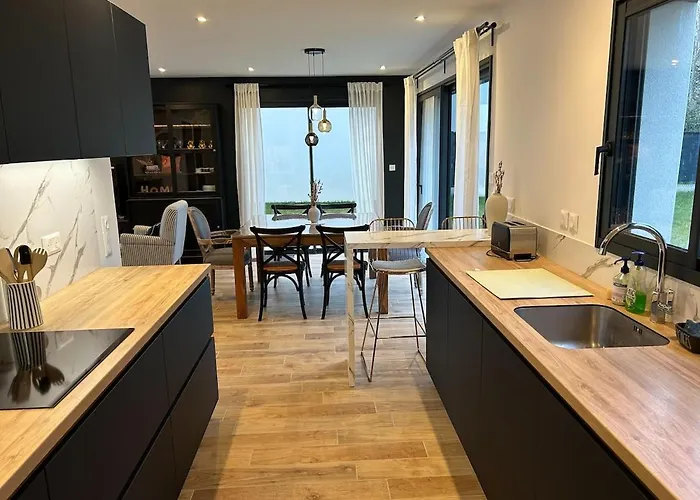 Ferienhaus La Normandine, Mer, Histoire, Debarquement Gold Beach, Maison 4 Chambres, Spacieuse Avec Jardin Et Parking Gratuit Asnelles