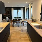 Prázdninový dům La Normandine, Mer, Histoire, Debarquement Gold Beach, Maison 4 Chambres, Spacieuse Avec Jardin Et Parking Gratuit Asnelles