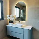 Prázdninový dům La Normandine, Mer, Histoire, Debarquement Gold Beach, Maison 4 Chambres, Spacieuse Avec Jardin Et Parking Gratuit Asnelles