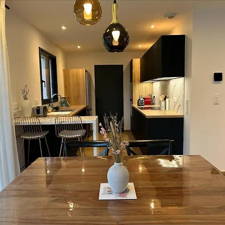 La Normandine, Mer, Histoire, Debarquement Gold Beach, Maison 4 Chambres, Spacieuse Avec Jardin Et Parking Gratuit * Asnelles