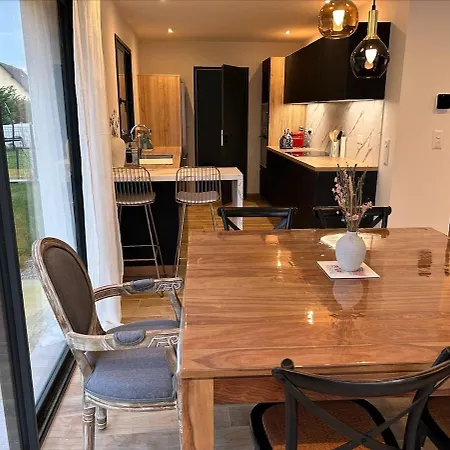 La Normandine, Mer, Histoire, Débarquement Gold Beach, Maison 4 Chambres, Spacieuse Avec Jardin Et Parking Gratuit * Asnelles