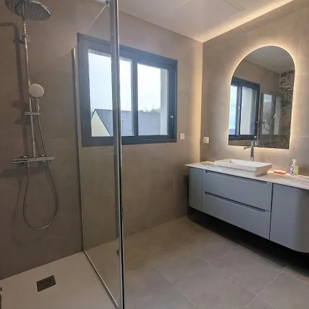 La Normandine, Mer, Histoire, Debarquement Gold Beach, Maison 4 Chambres, Spacieuse Avec Jardin Et Parking Gratuit Asnelles
