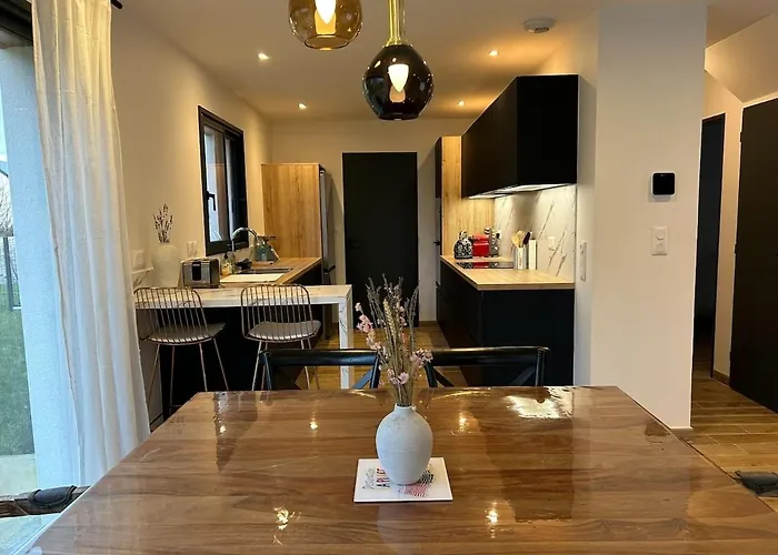 La Normandine, Mer, Histoire, Debarquement Gold Beach, Maison 4 Chambres, Spacieuse Avec Jardin Et Parking Gratuit * Asnelles