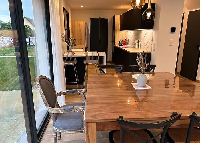 La Normandine, Mer, Histoire, Debarquement Gold Beach, Maison 4 Chambres, Spacieuse Avec Jardin Et Parking Gratuit * Asnelles