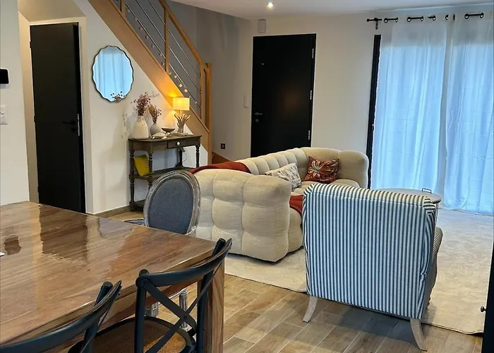 La Normandine, Mer, Histoire, Debarquement Gold Beach, Maison 4 Chambres, Spacieuse Avec Jardin Et Parking Gratuit *