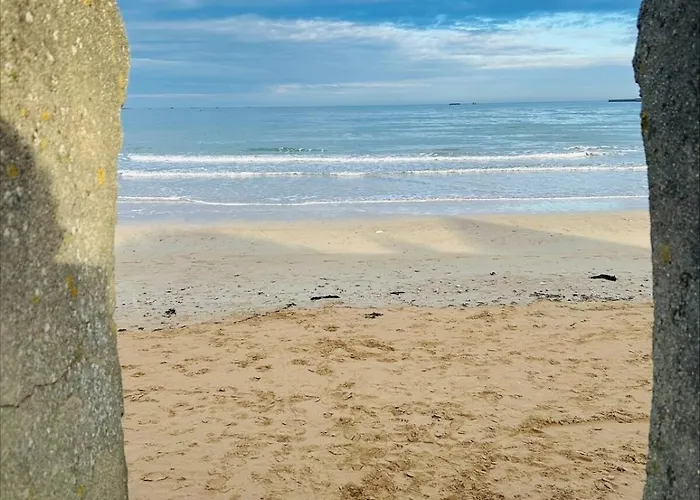 Holiday home La Normandine, Mer, Histoire, Debarquement Gold Beach, Maison 4 Chambres, Spacieuse Avec Jardin Et Parking Gratuit