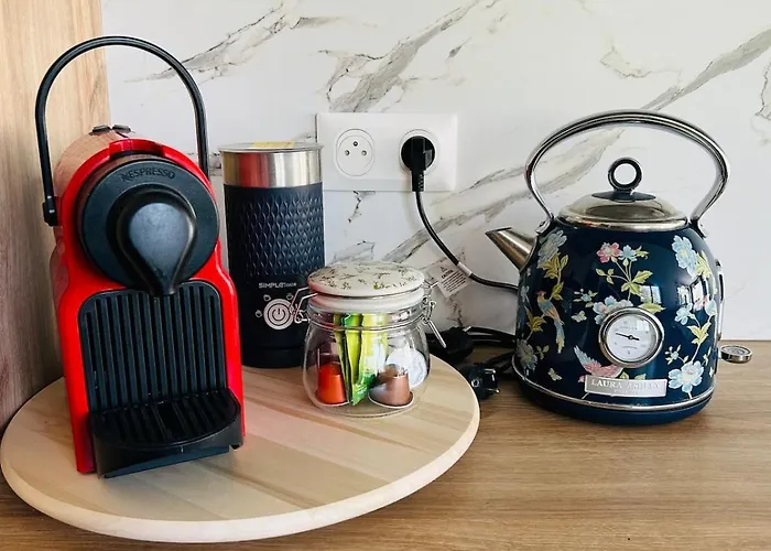 Holiday home La Normandine, Mer, Histoire, Debarquement Gold Beach, Maison 4 Chambres, Spacieuse Avec Jardin Et Parking Gratuit *