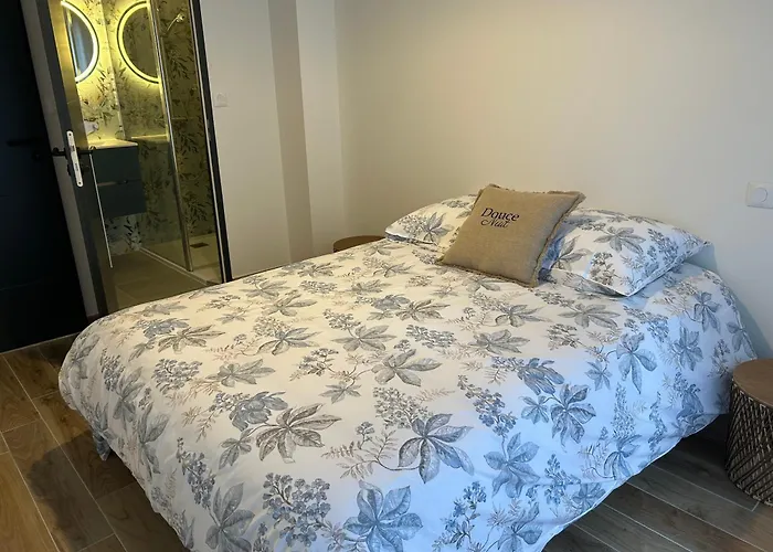 Holiday home La Normandine, Mer, Histoire, Debarquement Gold Beach, Maison 4 Chambres, Spacieuse Avec Jardin Et Parking Gratuit *