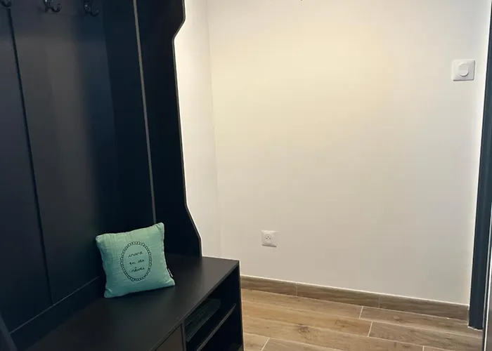 Holiday home La Normandine, Mer, Histoire, Debarquement Gold Beach, Maison 4 Chambres, Spacieuse Avec Jardin Et Parking Gratuit Asnelles